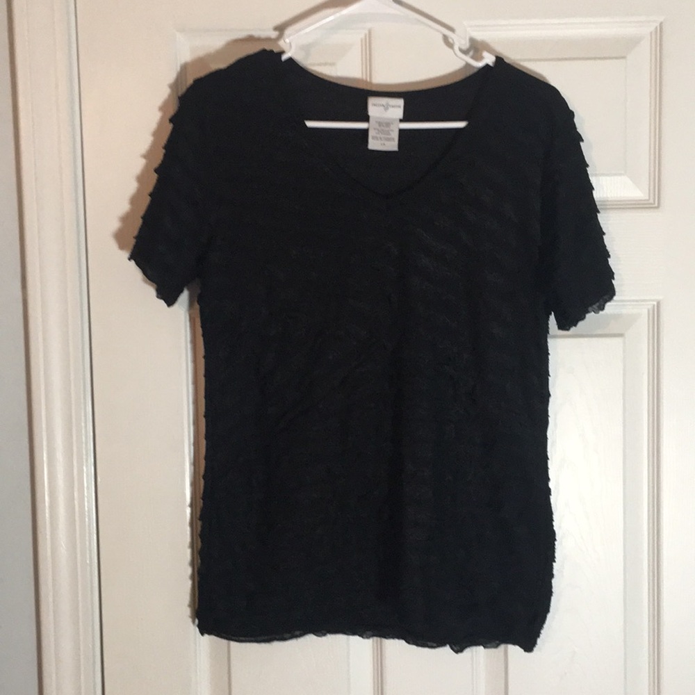 Jaclyn Smith ladies short sleeve top.